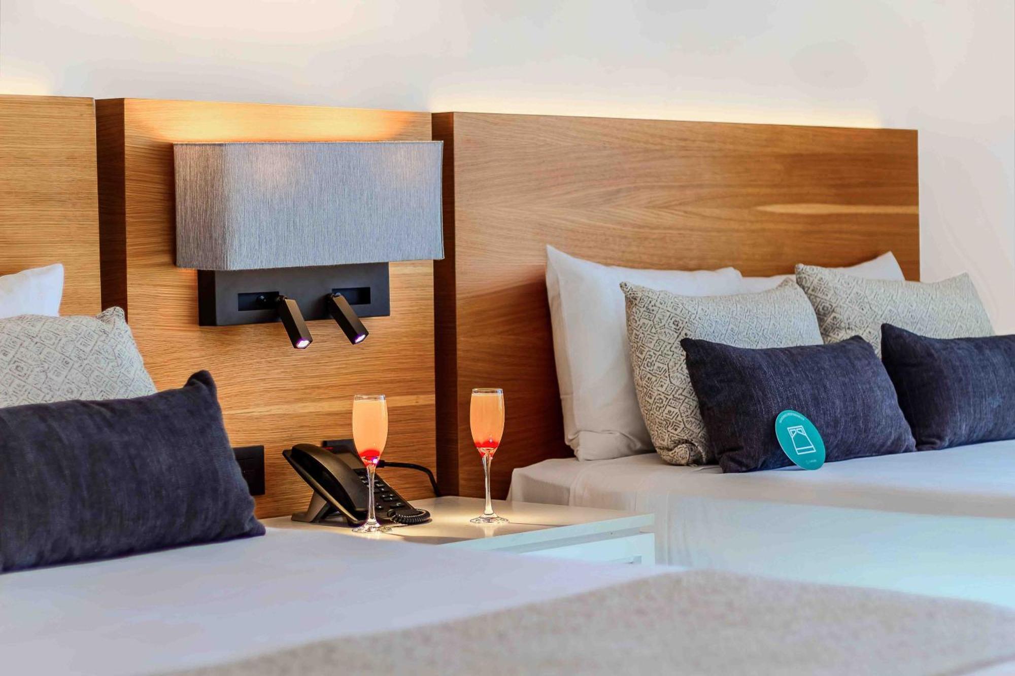 Sunset Plaza Resort 4*
