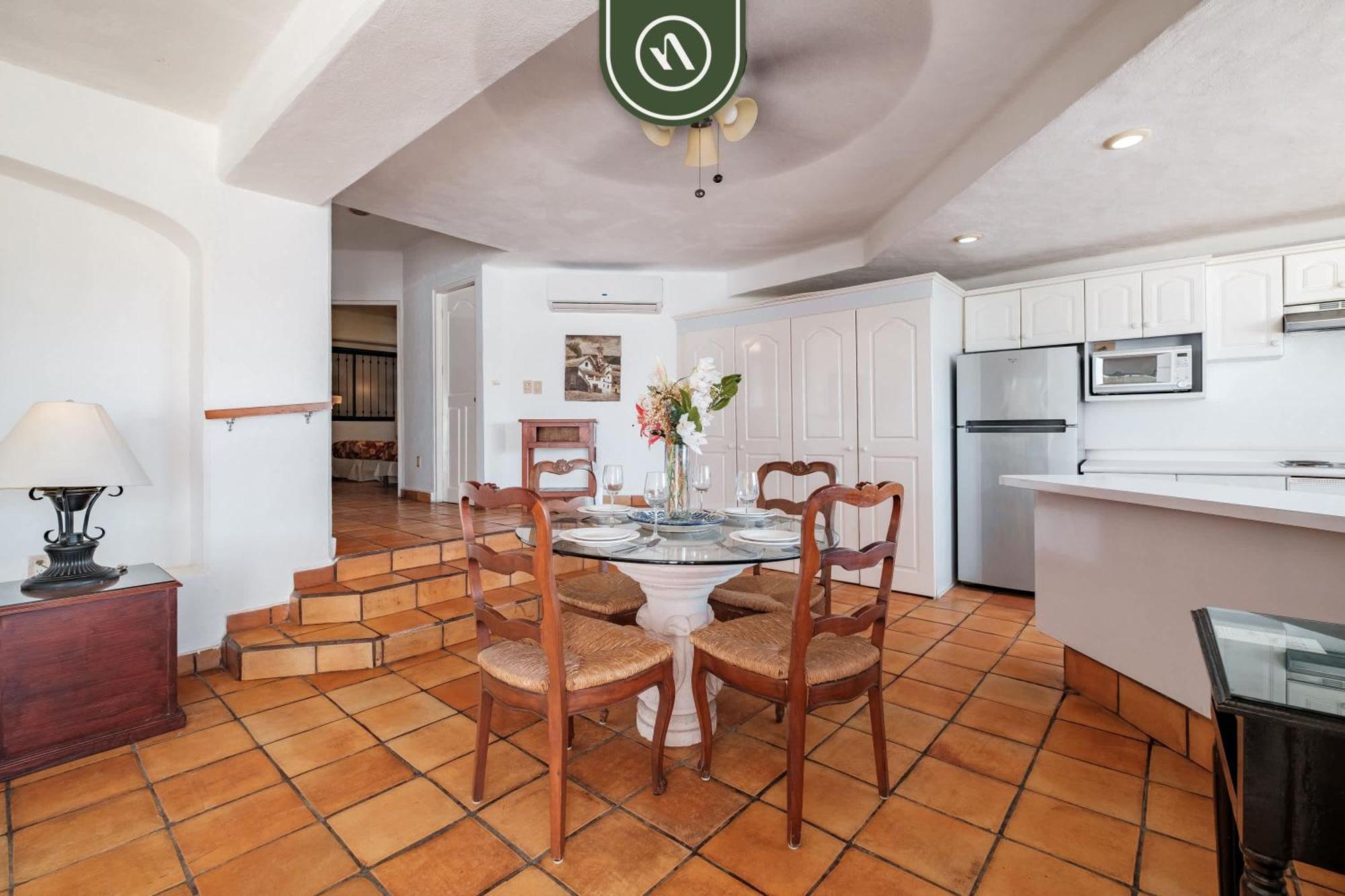 Amazing 2 Bedroom Overlooking The Pool - Romantic Zone *