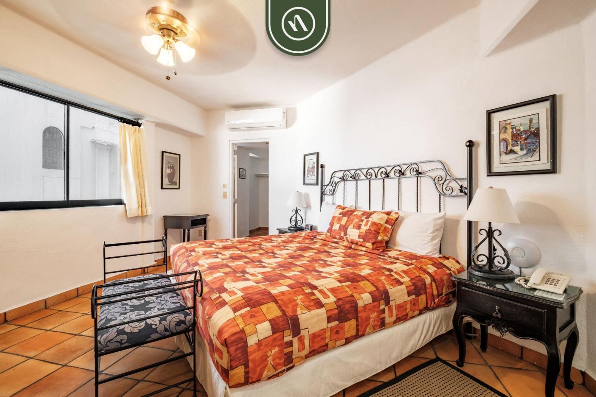 Amazing 2 Bedroom Overlooking The Pool - Romantic Zone Apartment *