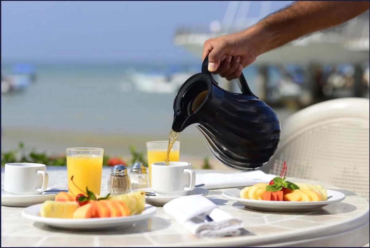 Delfin Vista Pier Front Hotel 3*