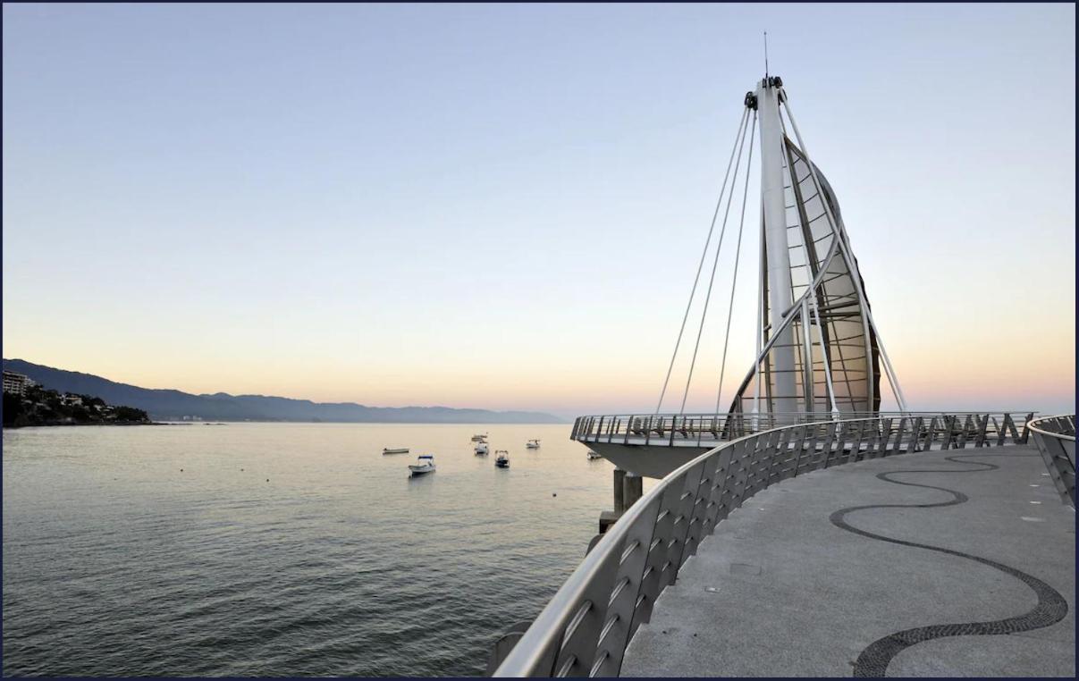 Delfin Vista Pier Front Hotel Puerto Vallarta