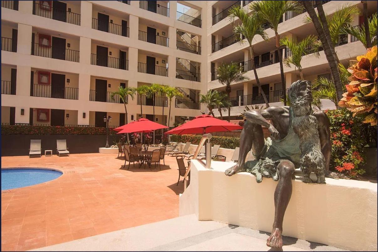 Delfin Vista Pier Front 3*