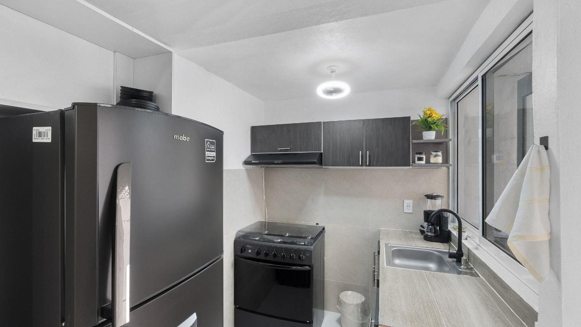 Casa Cozy, 2 Bedroom, 4 Bed, 2 Baths With Parking Holiday home