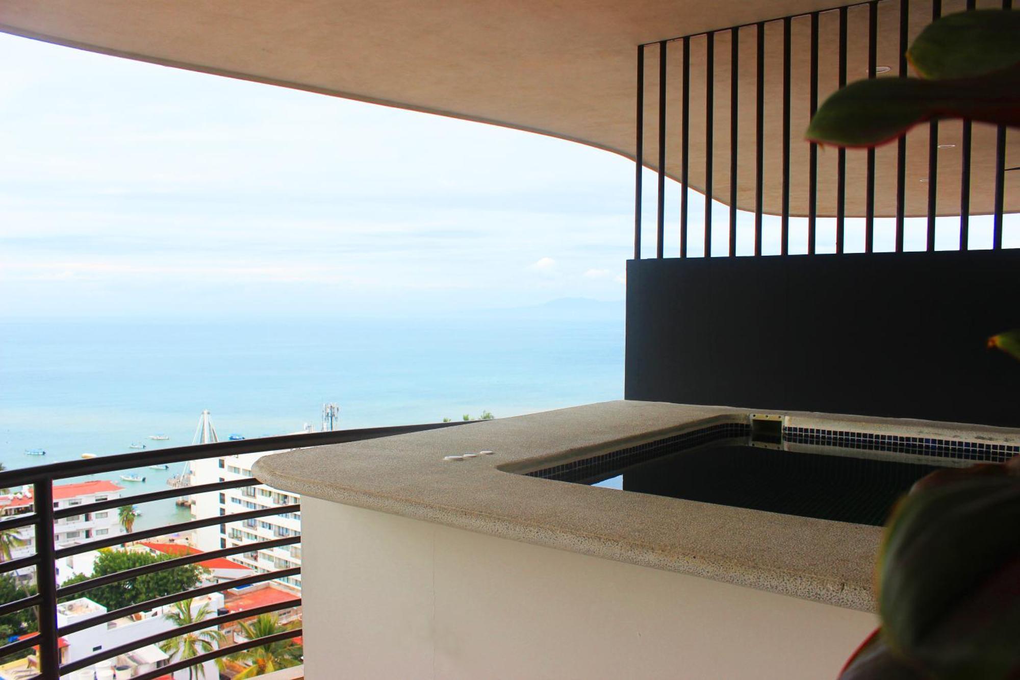 Pinnacle 180 Puerto Vallarta