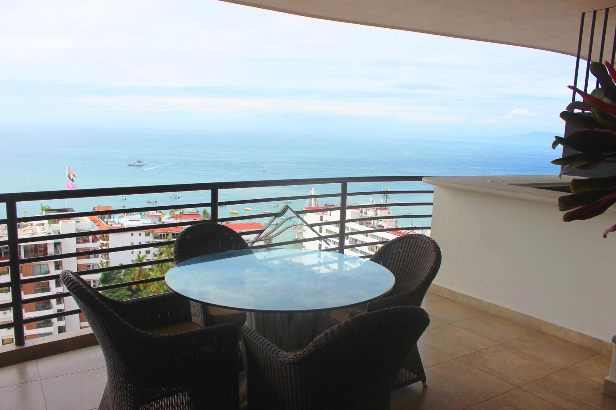 Pinnacle 180 * Puerto Vallarta