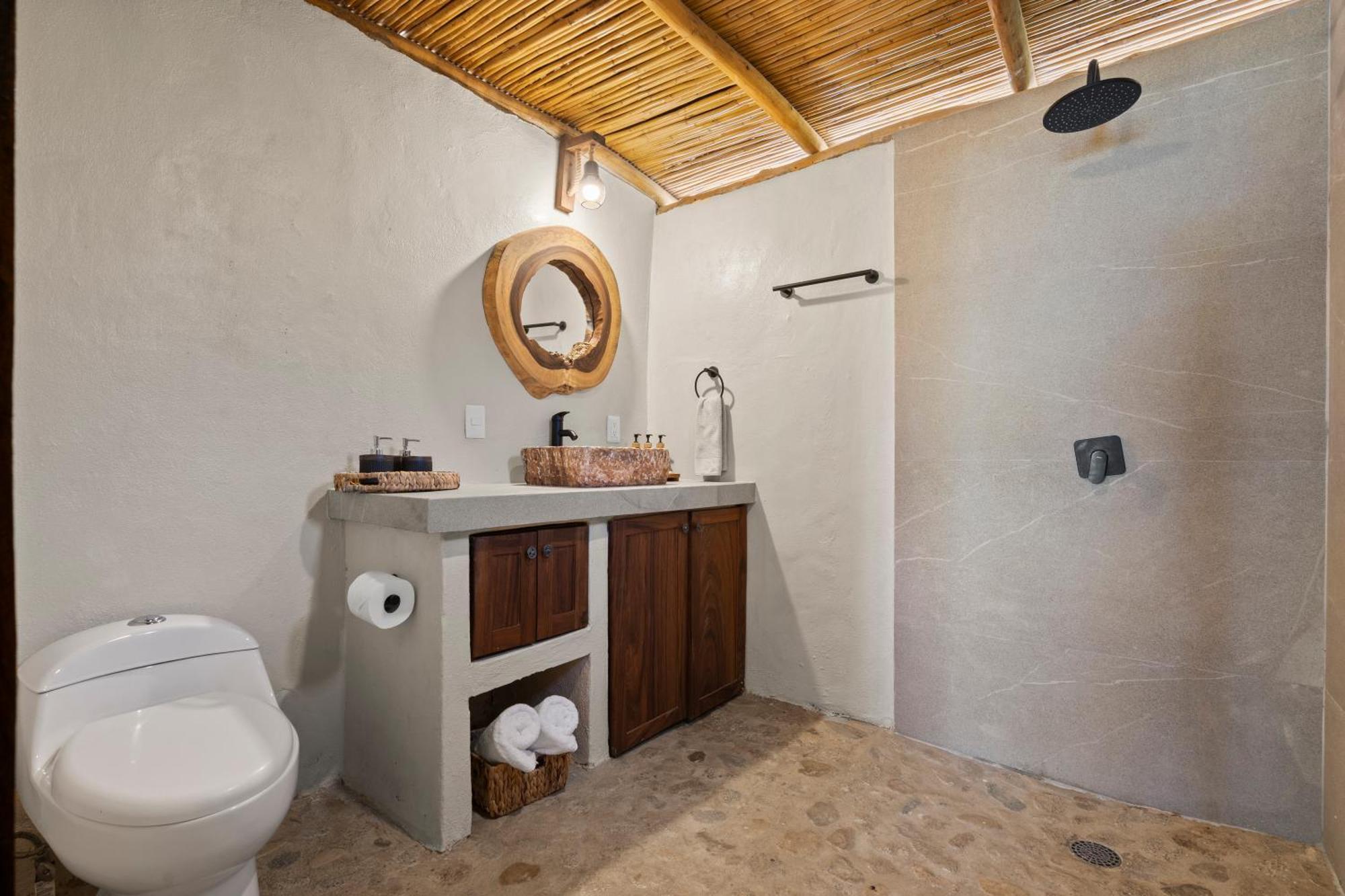 Panchos Paradise Parota Holiday home