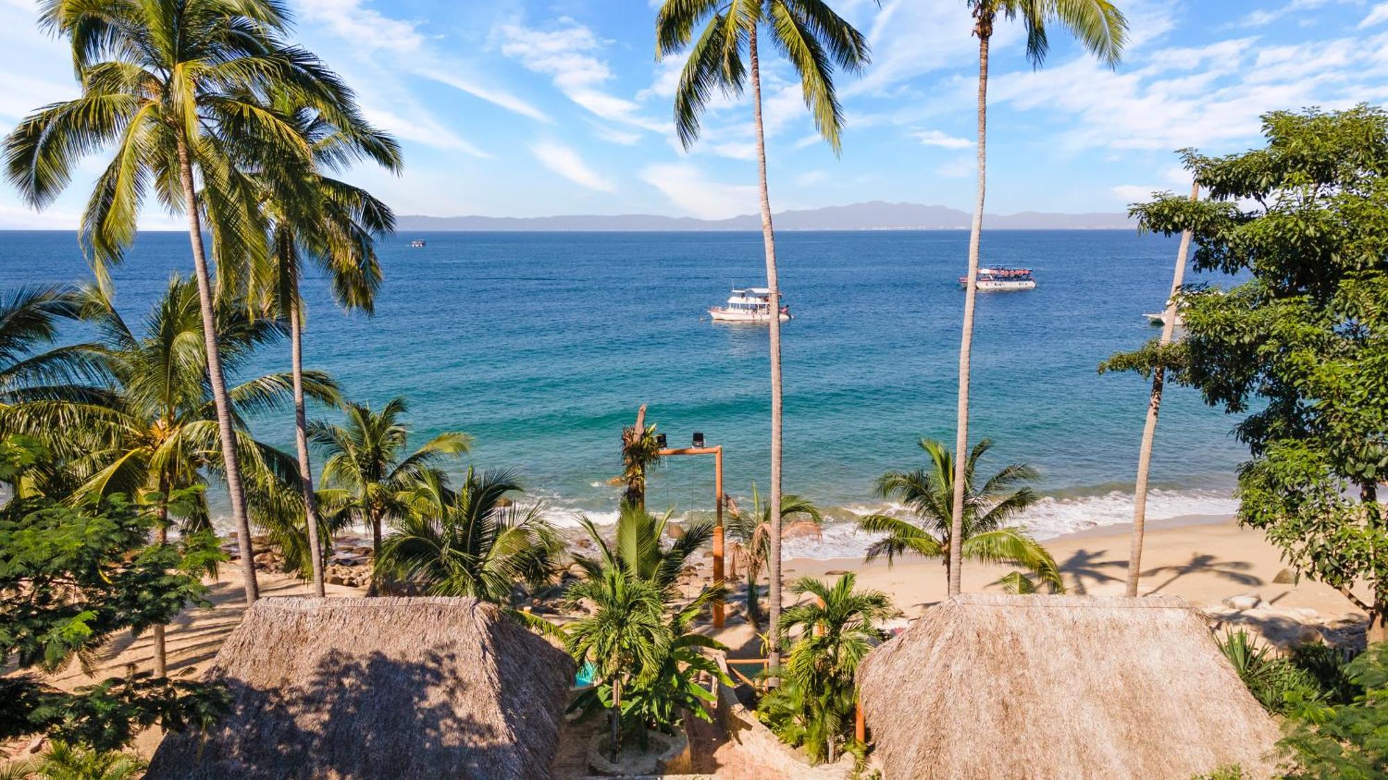 Panchos Paradise Parota Holiday home