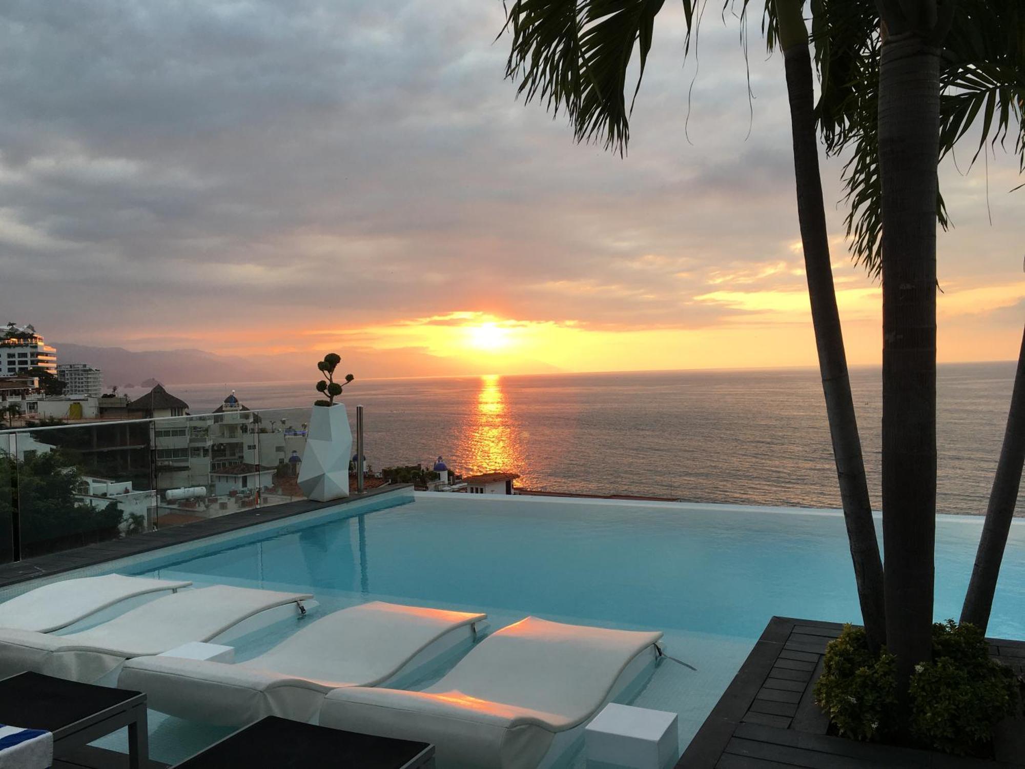 Dterrace Luxe 2bd 2ba Romantic Zone Muertos And Pier Apartment
