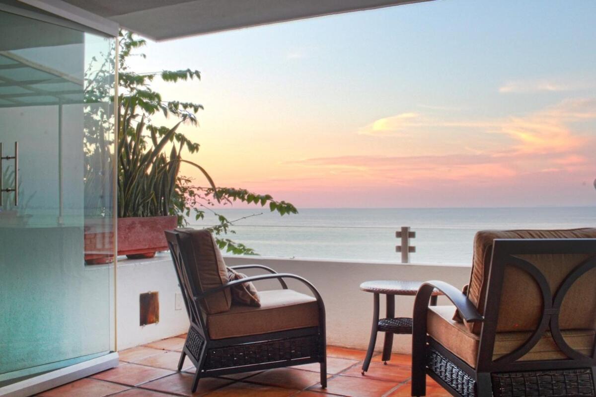 Modern Beachfront - Casa Caballito Del Mar *