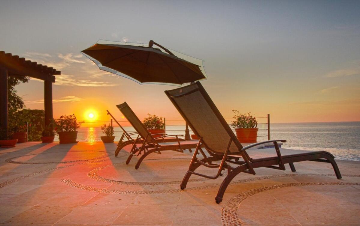 Modern Beachfront - Casa Caballito Del Mar
