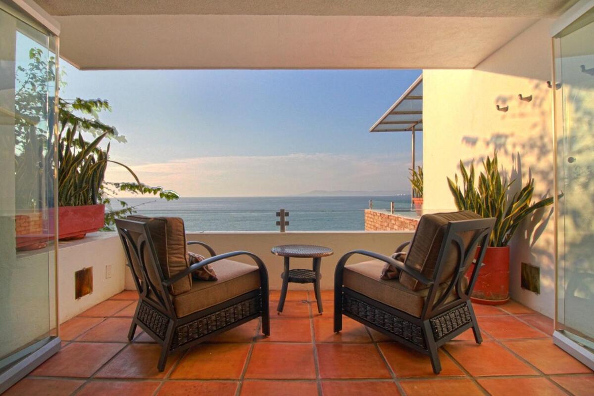 Modern Beachfront - Casa Caballito Del Mar