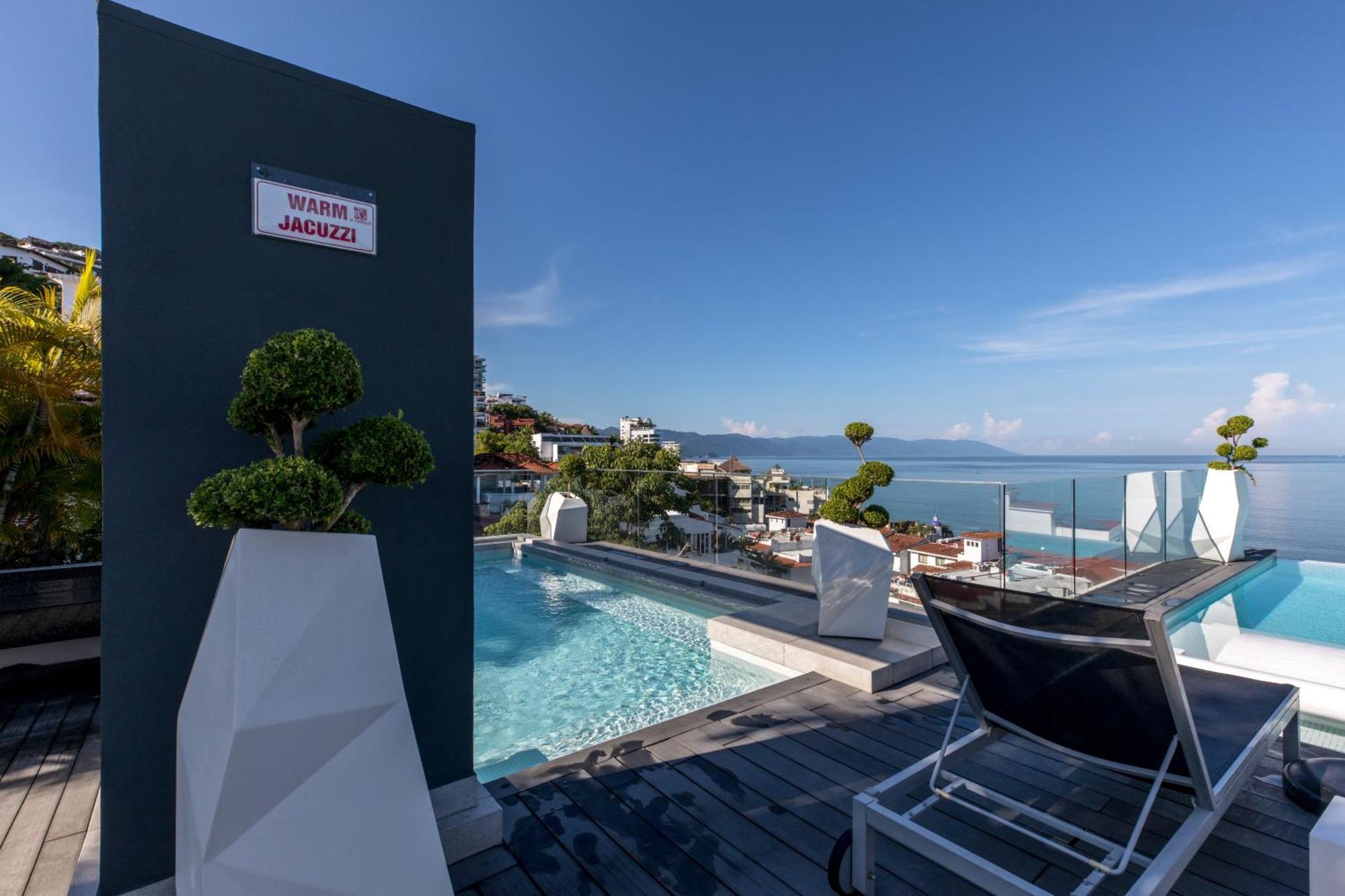 Dterrace Luxe 2bd 2ba Romantic Zone Muertos And Pier Apartment Puerto Vallarta