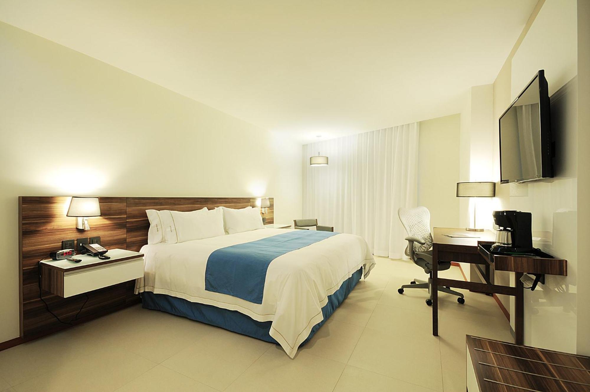 Hotel Express By Ihg Puerto Vallarta