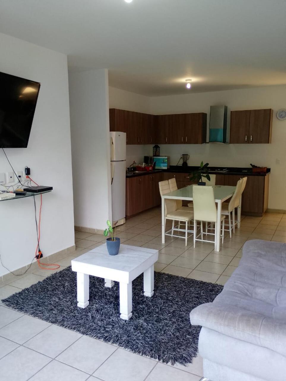 Departamento En Primer Piso Cerca Del Mar *