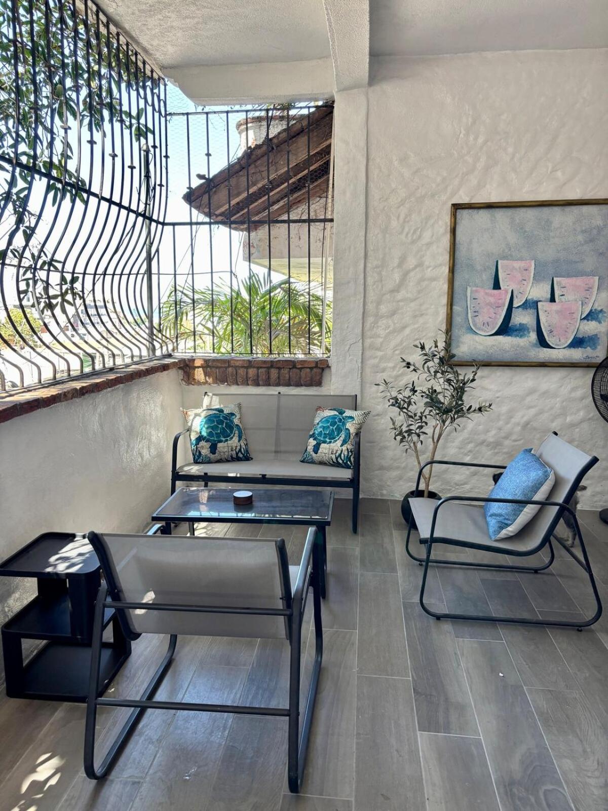 Newly Renovated 2 Bedroom With Patio Unit B Sleeps 4-6 * Puerto Vallarta