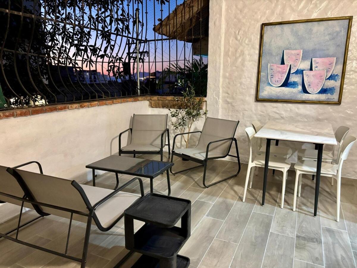 Newly Renovated B2 With Patio Sleeps 2 Apartment Puerto Vallarta