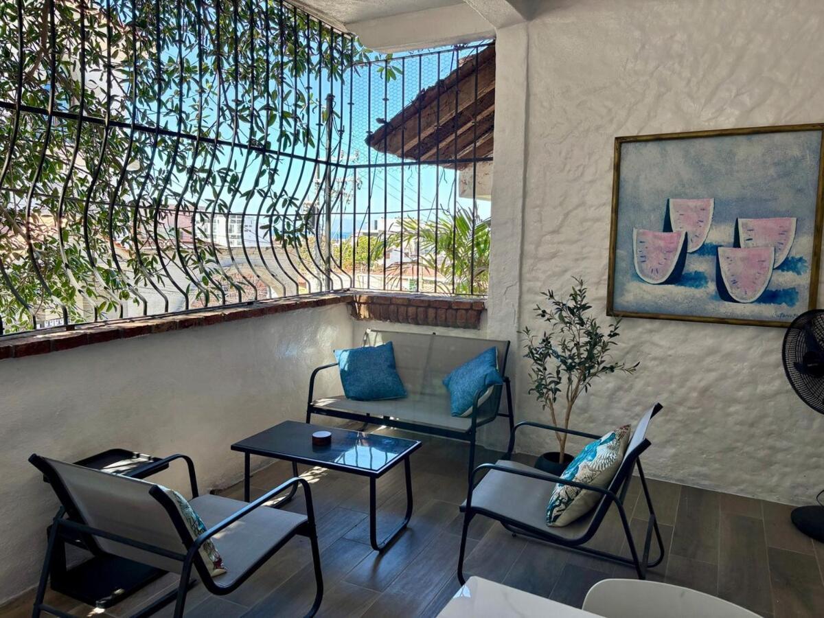 Newly Renovated B2 With Patio Sleeps 2 Puerto Vallarta