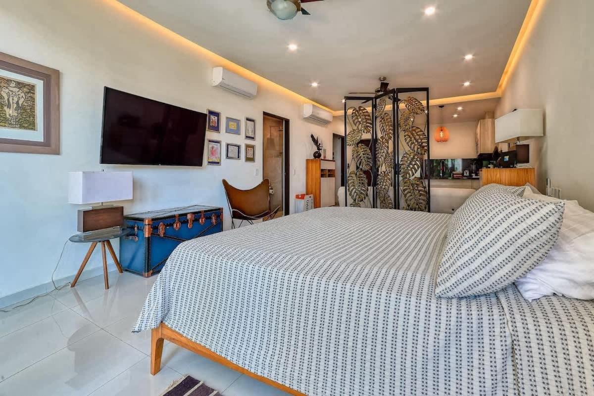Oceanview In Zona Romantica - Beachfront *