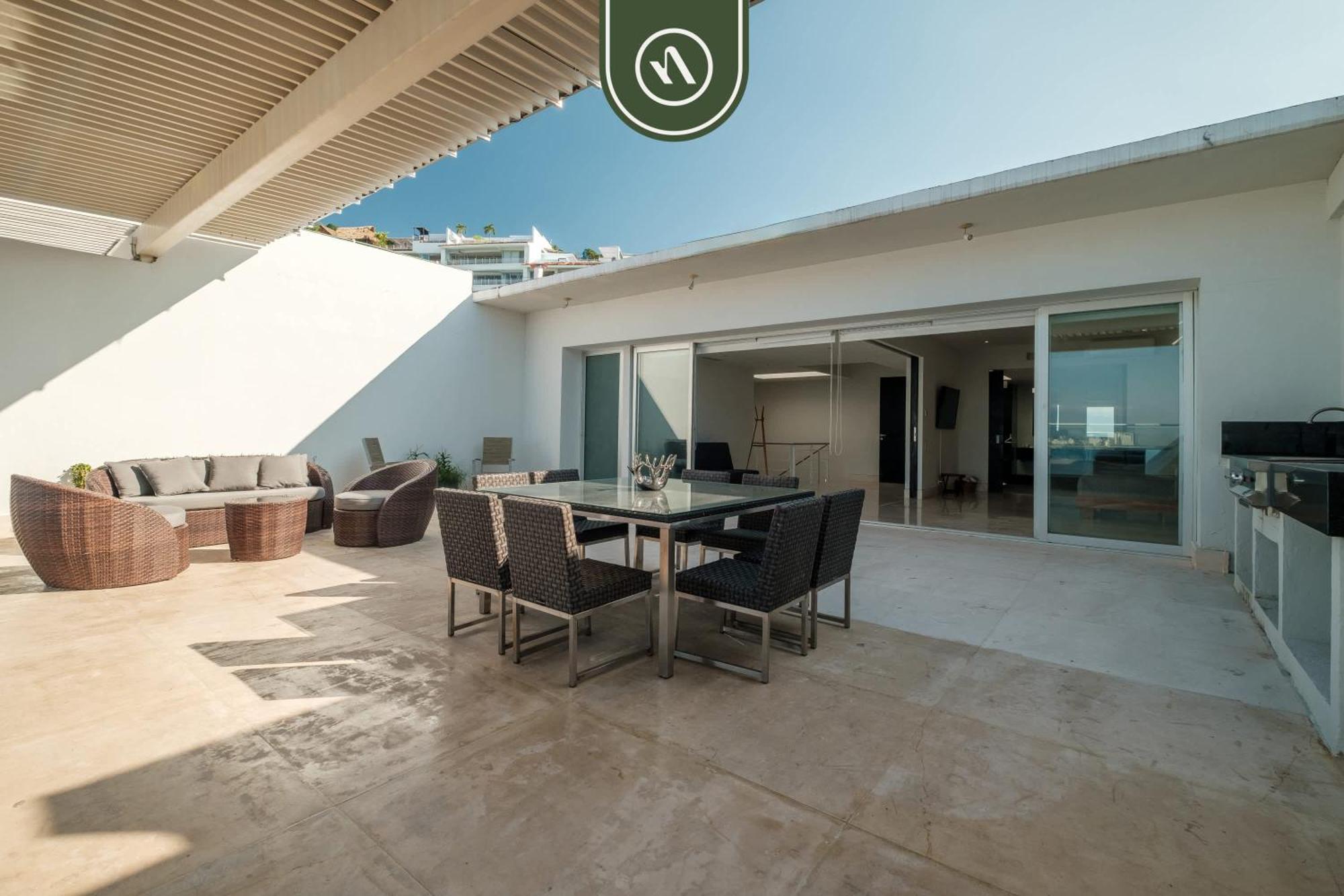 Oceanview 3 Bedroom Penthouse With Private Terrace - Bbq Apartment