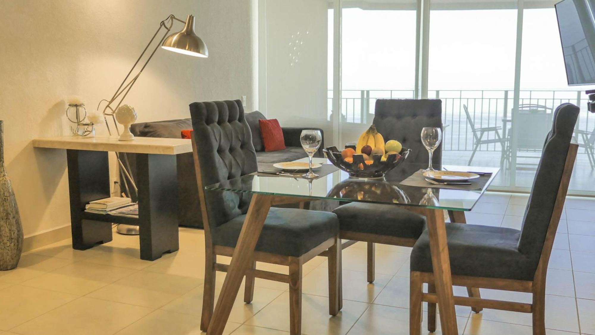 Beachfront Chic - Perfect 4home Office! Puerto Vallarta