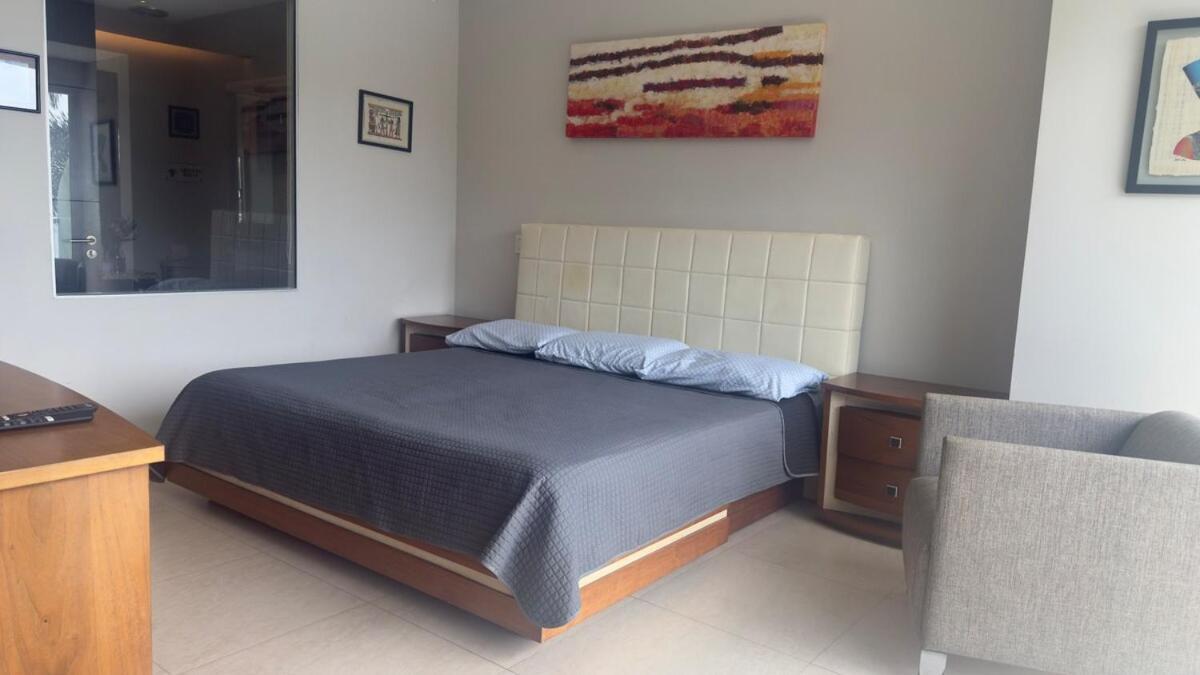 Peninsula Pv 2bed 2 Bad