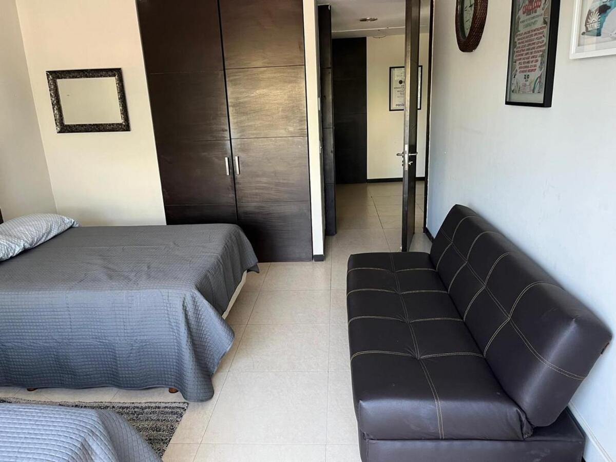 Peninsula Pv 2bed 2 Bad Apartment *