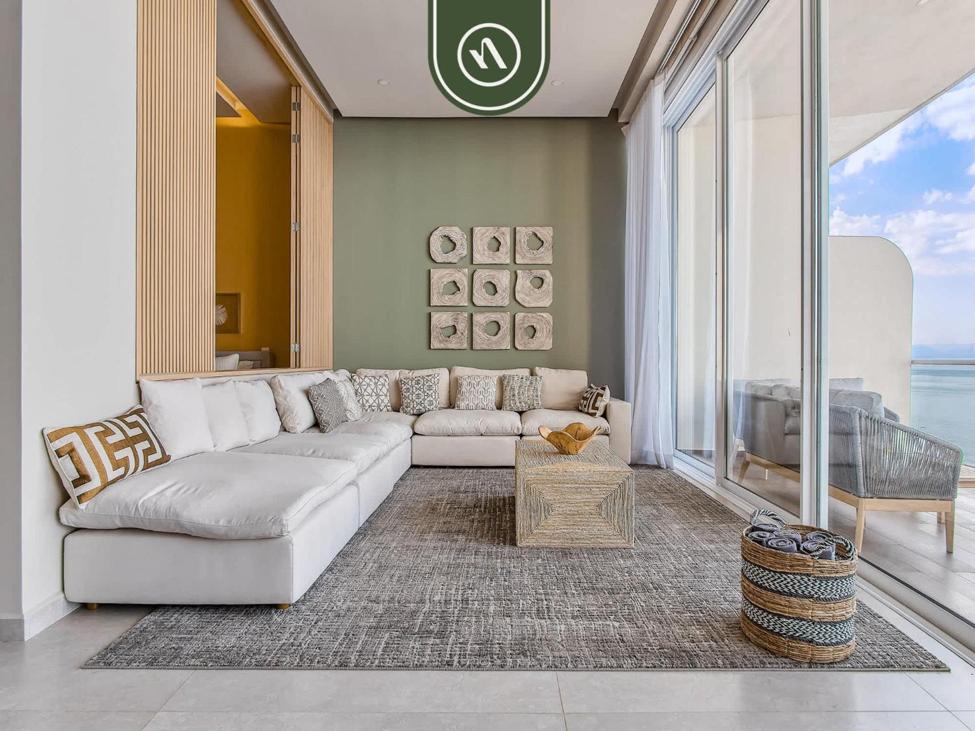 Luxury Oceanfront 3 Bedroom Penthouse -