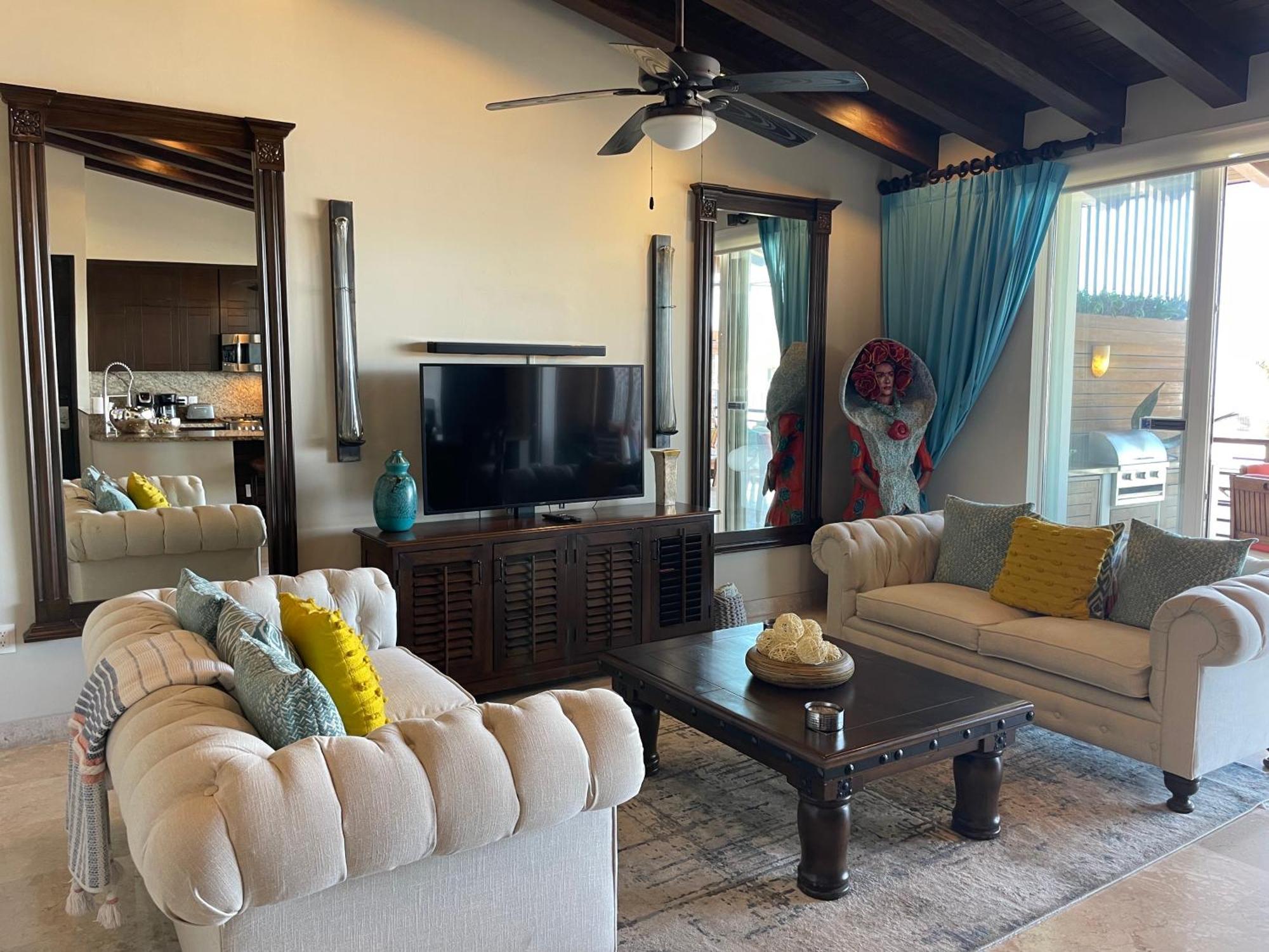 Pinnacle 180 Apartment *