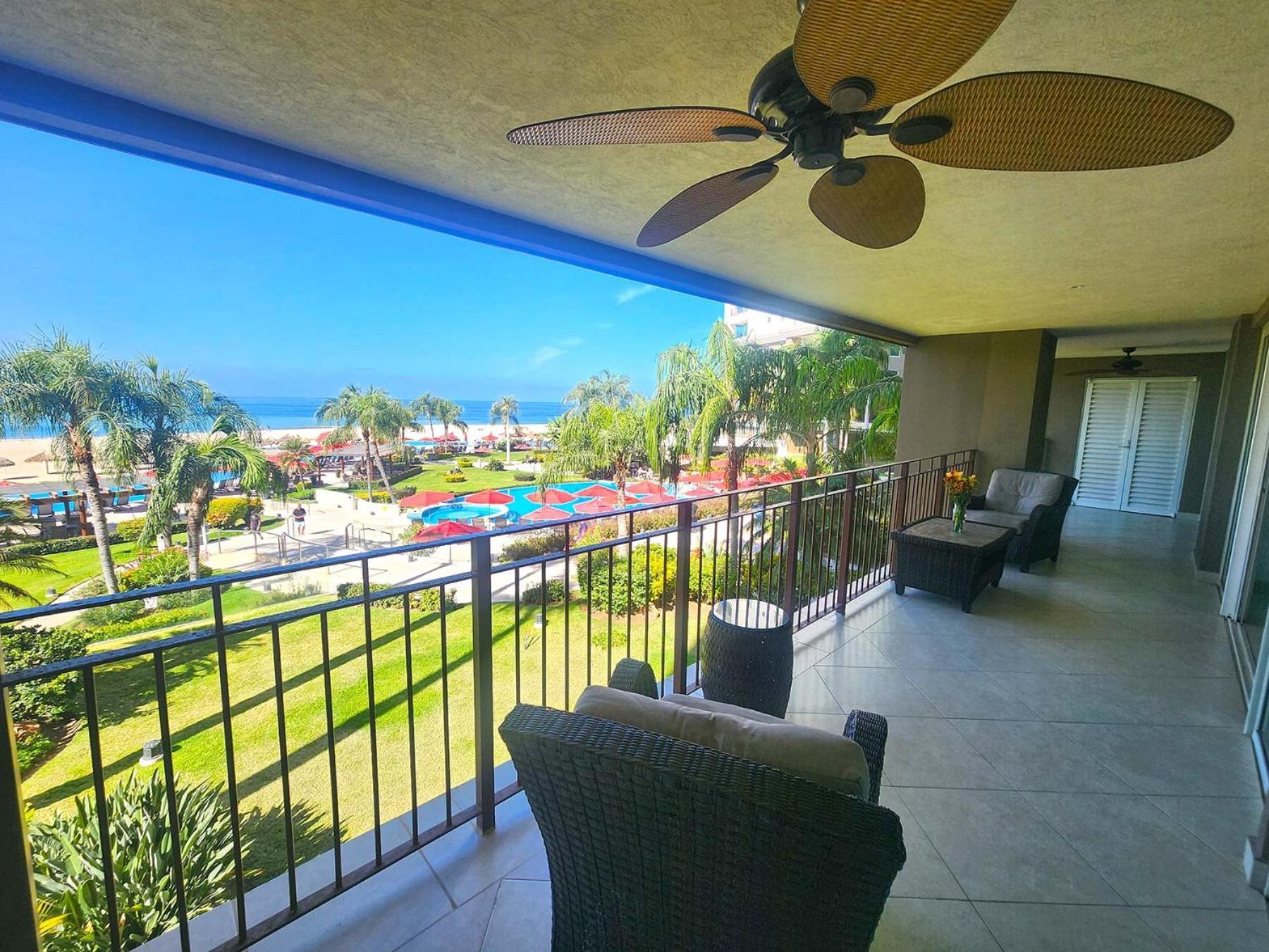 Amazing Views, Beachfront Grand Venetian Apartment Puerto Vallarta