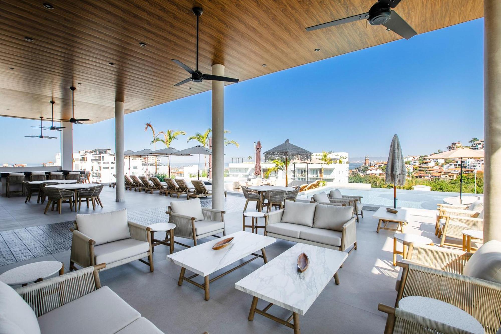 Luxury Dvine - Rooftop Pool In Romantic Zone Holiday home *