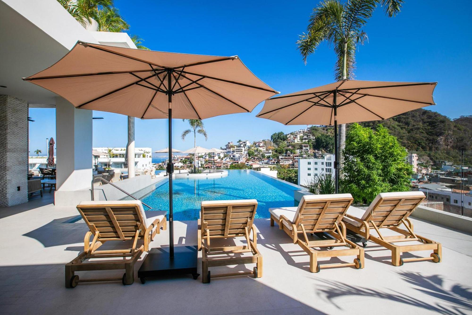 Luxury Dvine - Rooftop Pool In Romantic Zone Holiday home Puerto Vallarta
