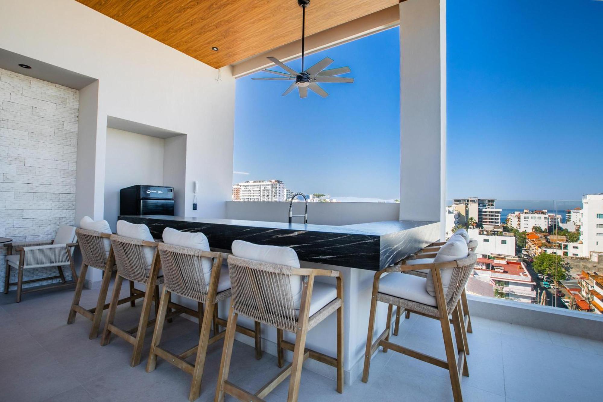 Luxury Dvine - Rooftop Pool In Romantic Zone *
