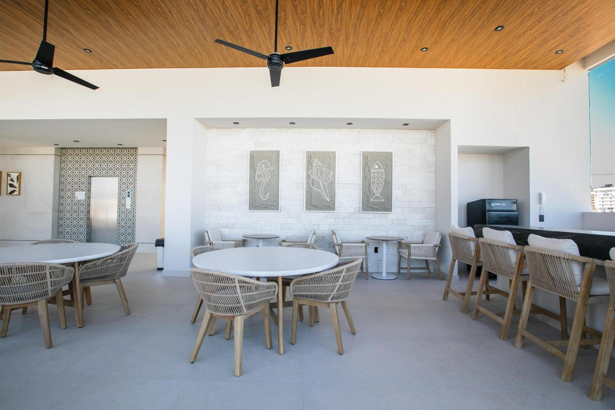 Holiday home Luxury Dvine - Rooftop Pool In Romantic Zone