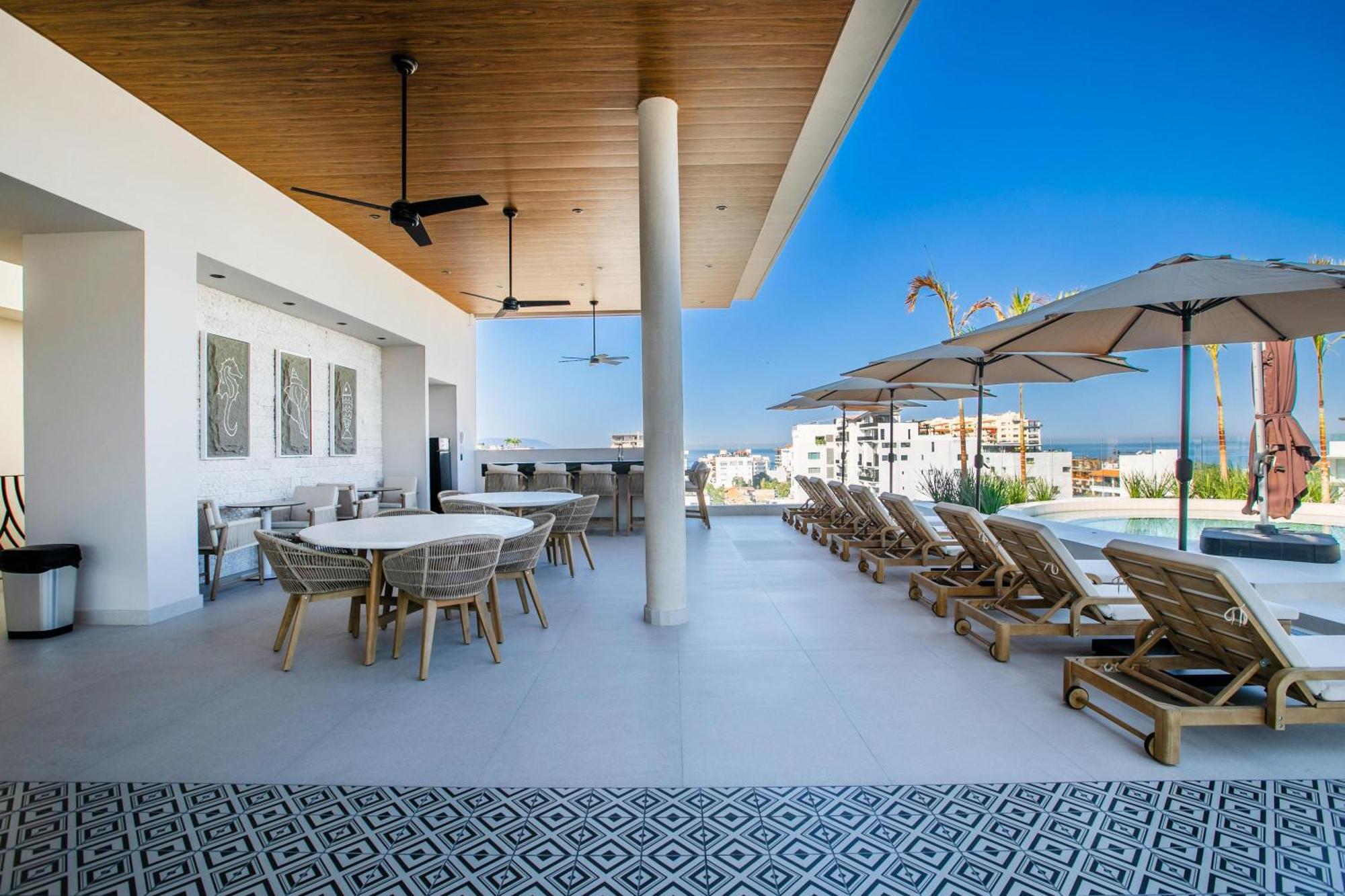 Holiday home Luxury Dvine - Rooftop Pool In Romantic Zone *