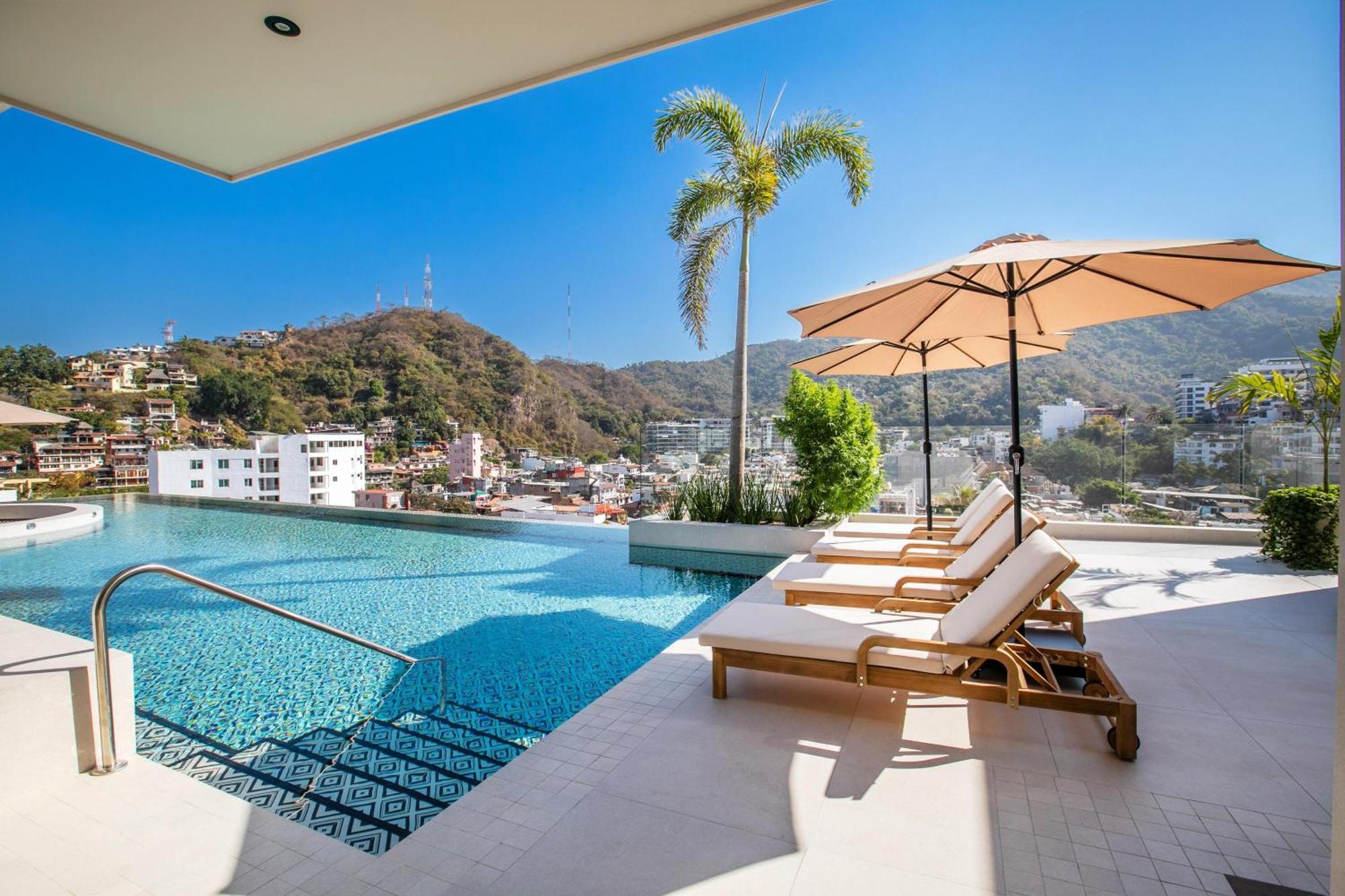 Luxury Dvine - Rooftop Pool In Romantic Zone Holiday home *