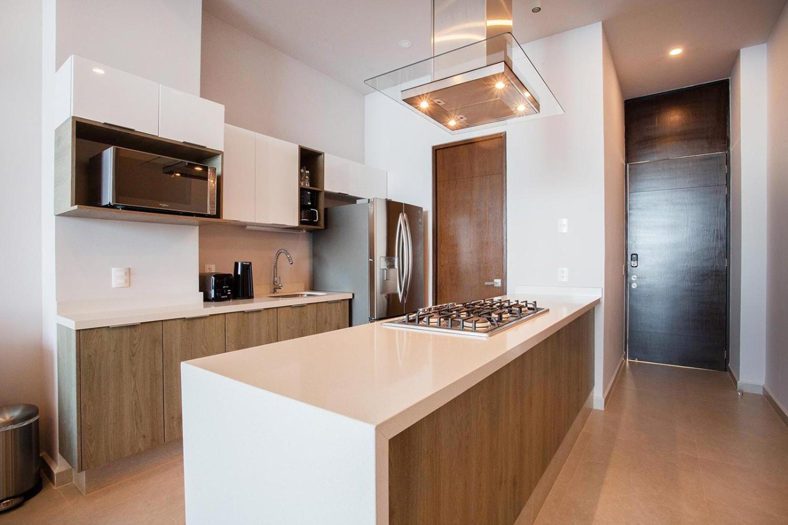 2 Bedroom Ocean View Penthouse At Harbor 171 With Lux Amenities *