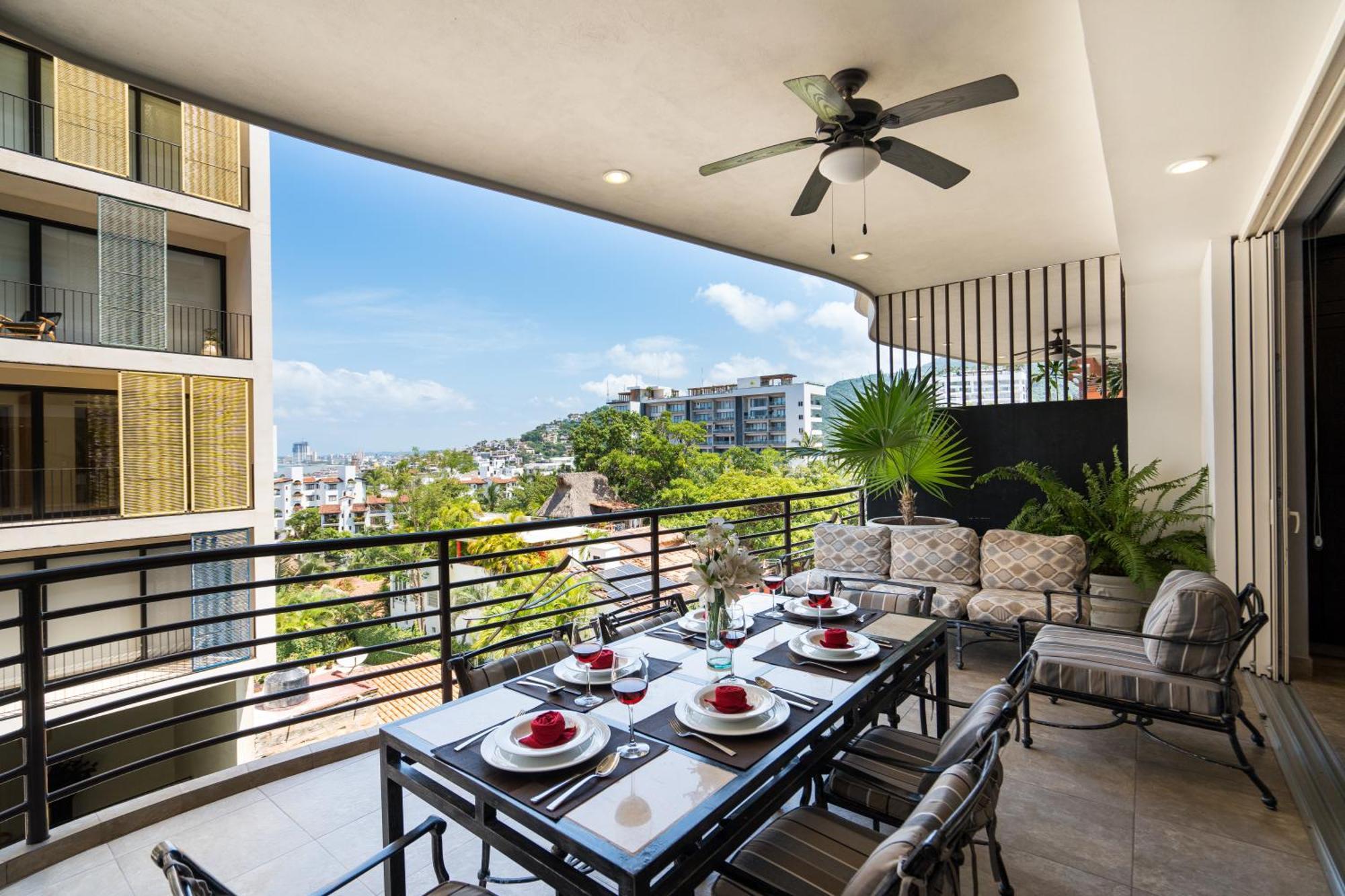 Pinnacle 180 Apartment