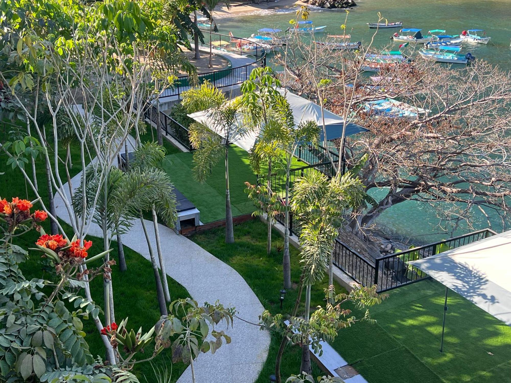 South Shore Luxury Suites, Hotel *