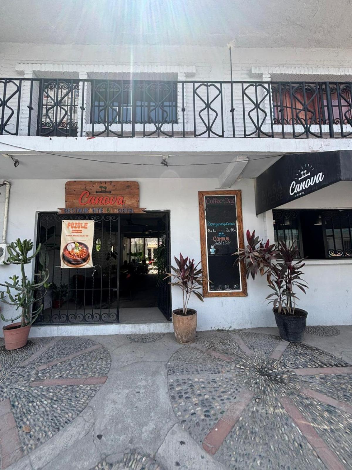 Canova & Pizza Hostel