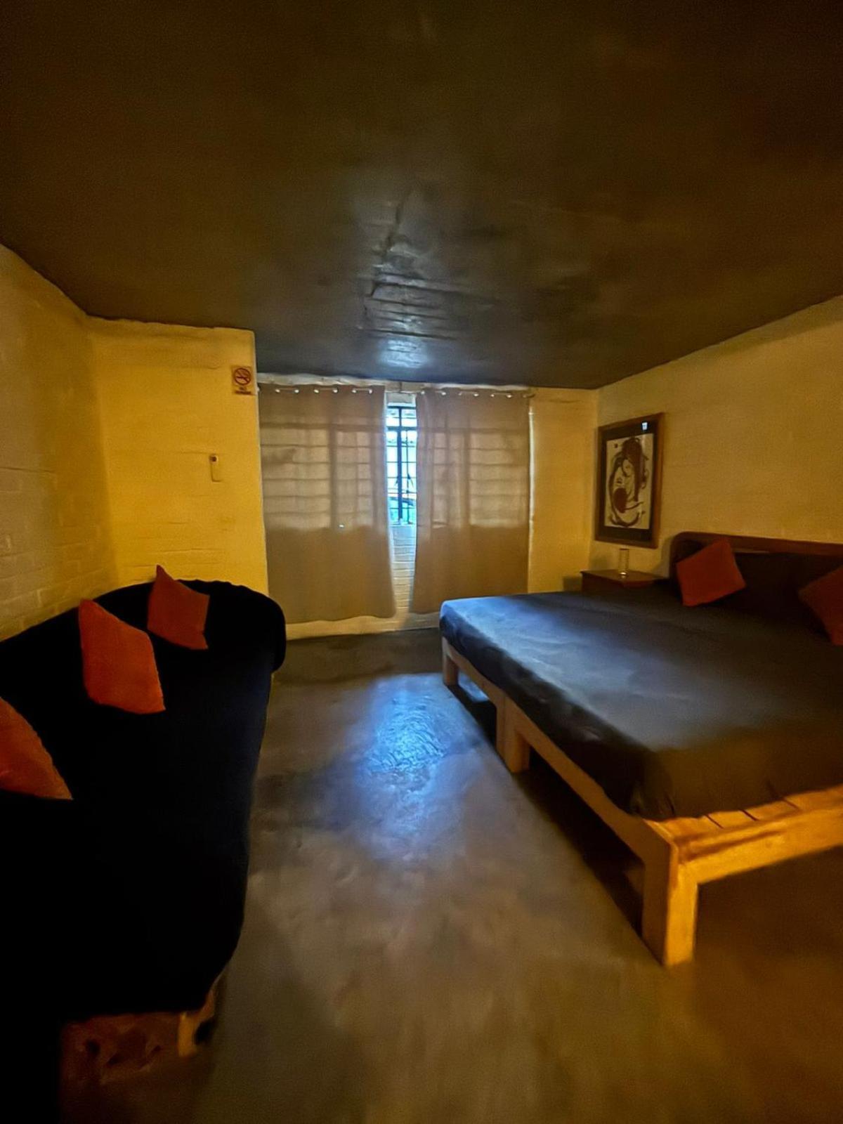 Hostel Canova & Pizza Puerto Vallarta
