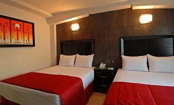 Hotel Portonovo Plaza Malecon 3*
