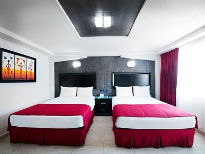 Portonovo Plaza Malecon Hotel 3*