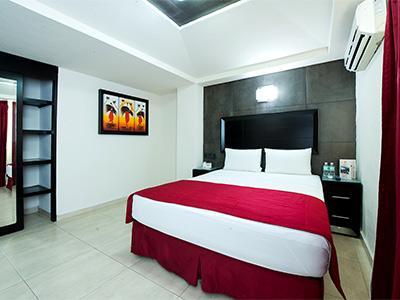 Portonovo Plaza Malecon Hotel
