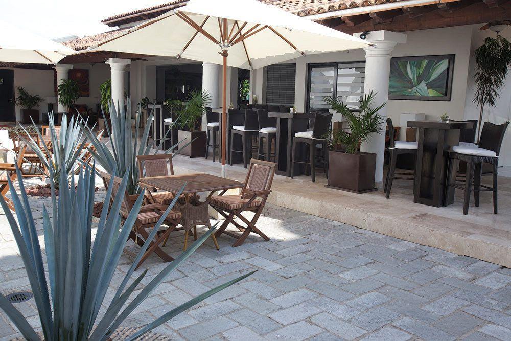 Vera Hotel