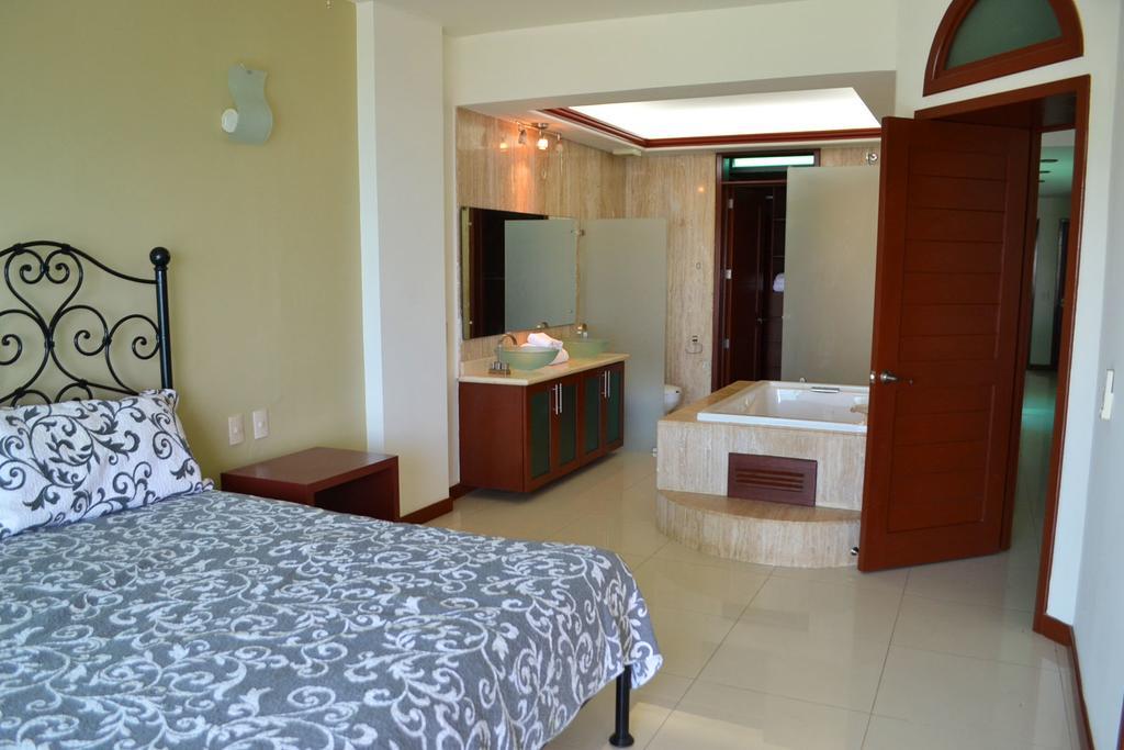 Torre Diamante 5 Apartment