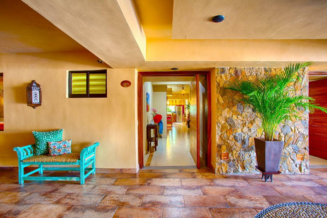 Vista Corona Luxury Hotel
