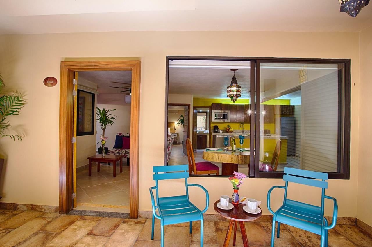 Vista Corona Luxury Hotel