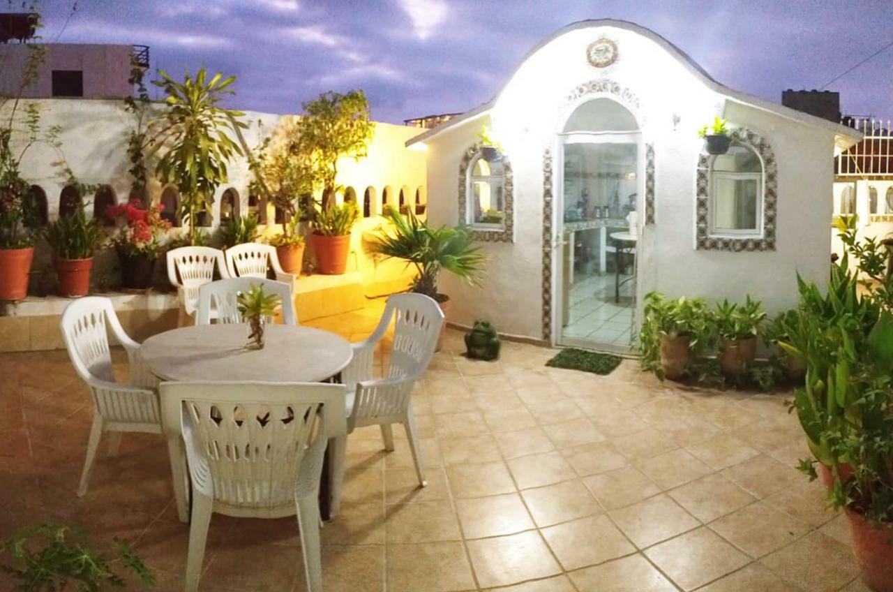 Alexandross Hostel *