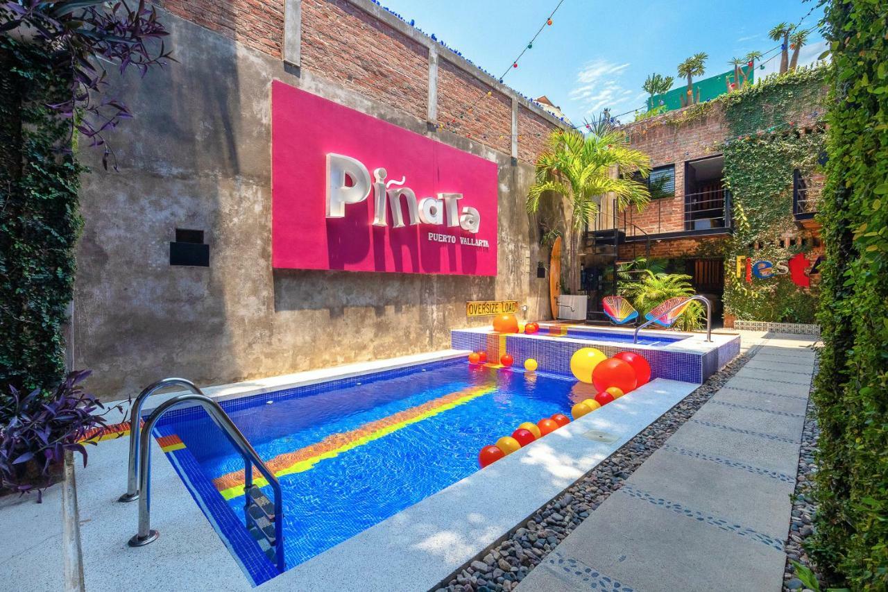 Pinata Pv Gay