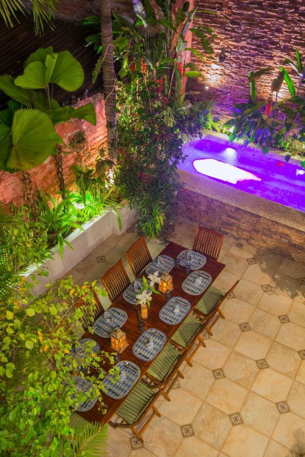 Casa Romance Escondido